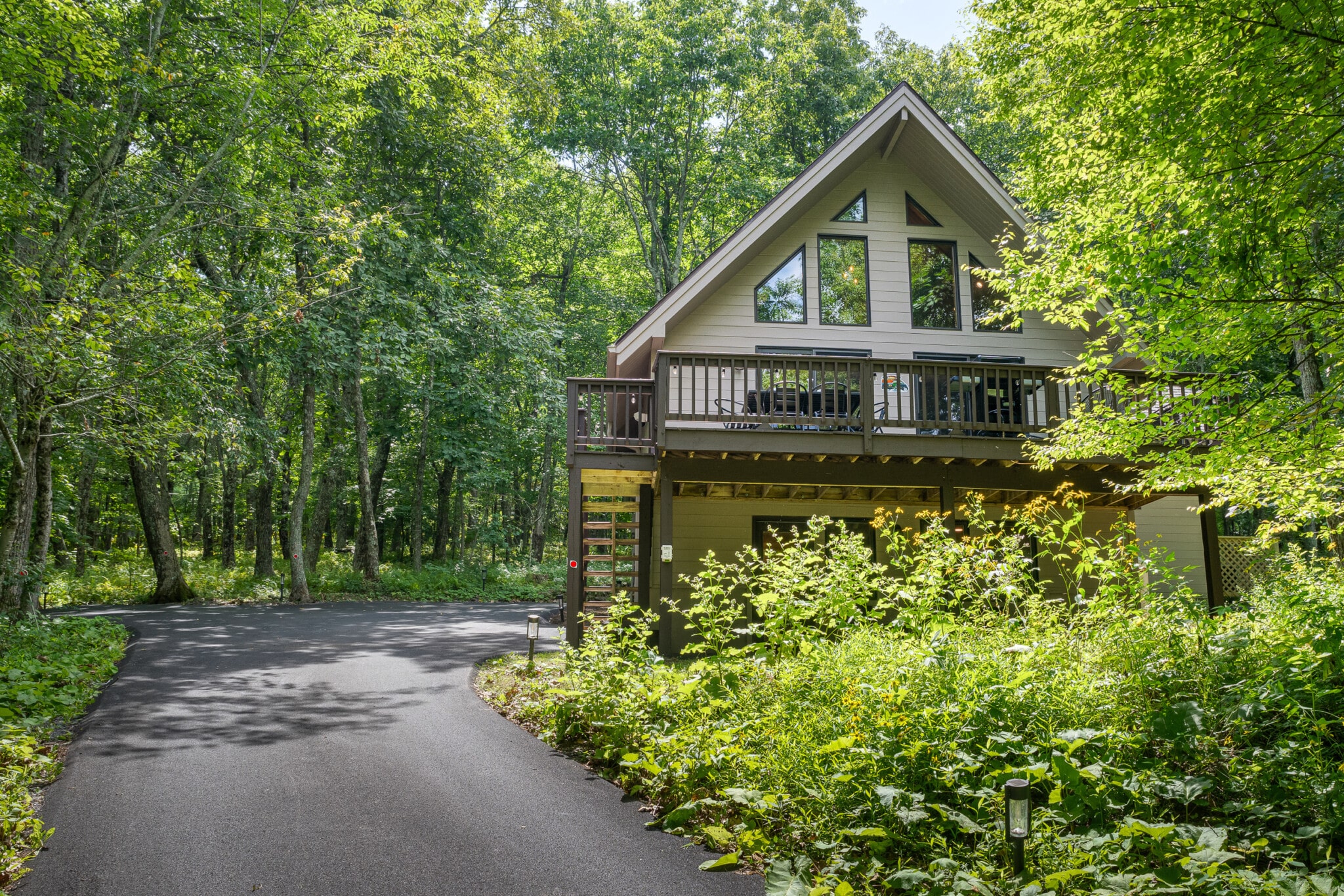 Serenity Cabin Exteriors 4