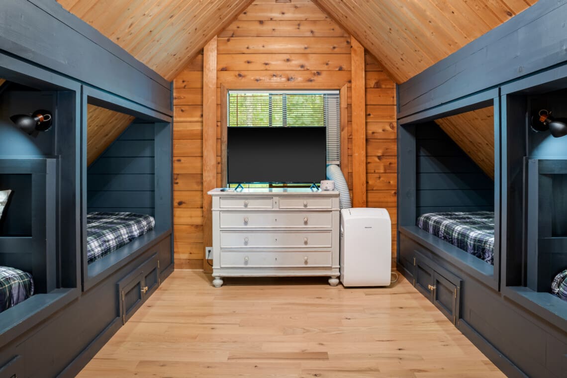 Serenity Cabin Loft 3